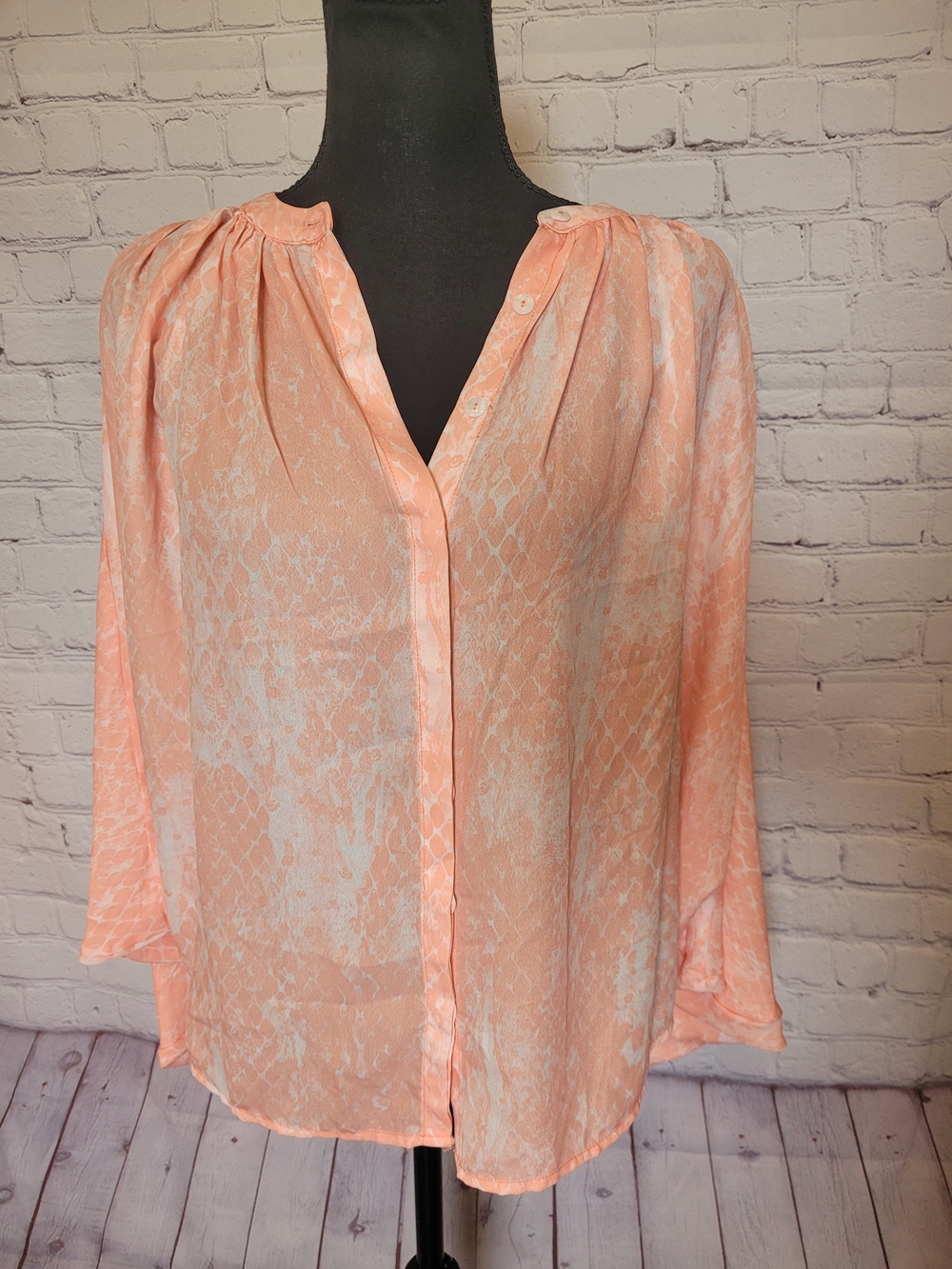 New size Large Peach White Batwing Sleeve Blouse Impressions